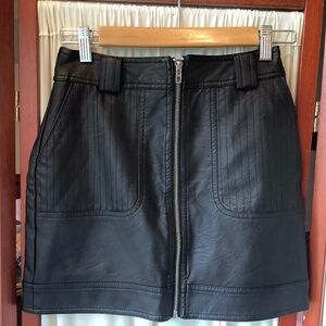Topshop Black Faux Leather Mini Skirt with Zipper Front Size 2